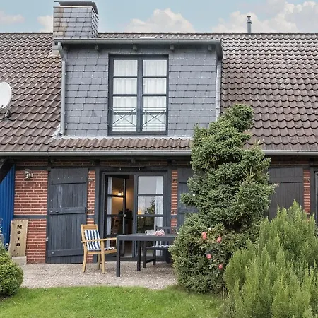 Holiday home 50021 Huus Ol Diek Altharlingersiel